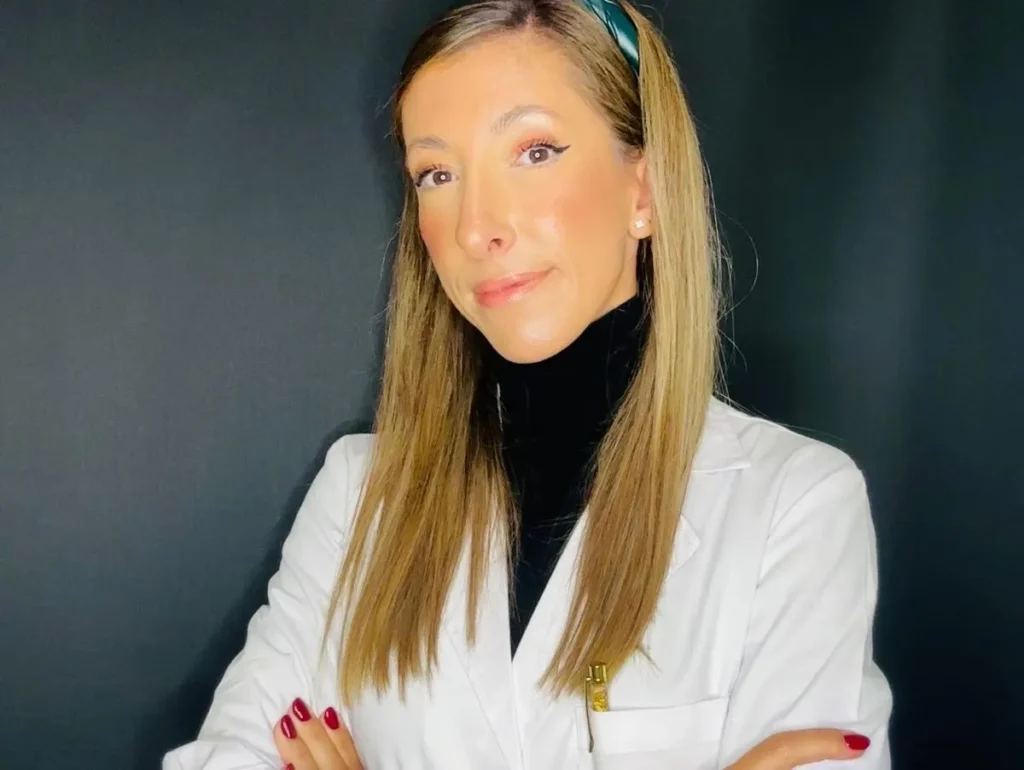 Dra. Elena Huidobro, médica colaboradora experta en medicina estética y antienvejecimiento en Madrid.